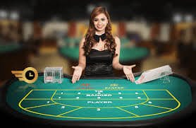 Scatter gate symbol triggering free spins